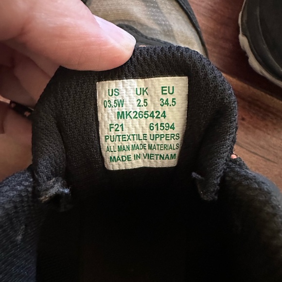 Merrell youth unisex size 2.5 wide hiking shoes lightly used - Picture 4 of 4